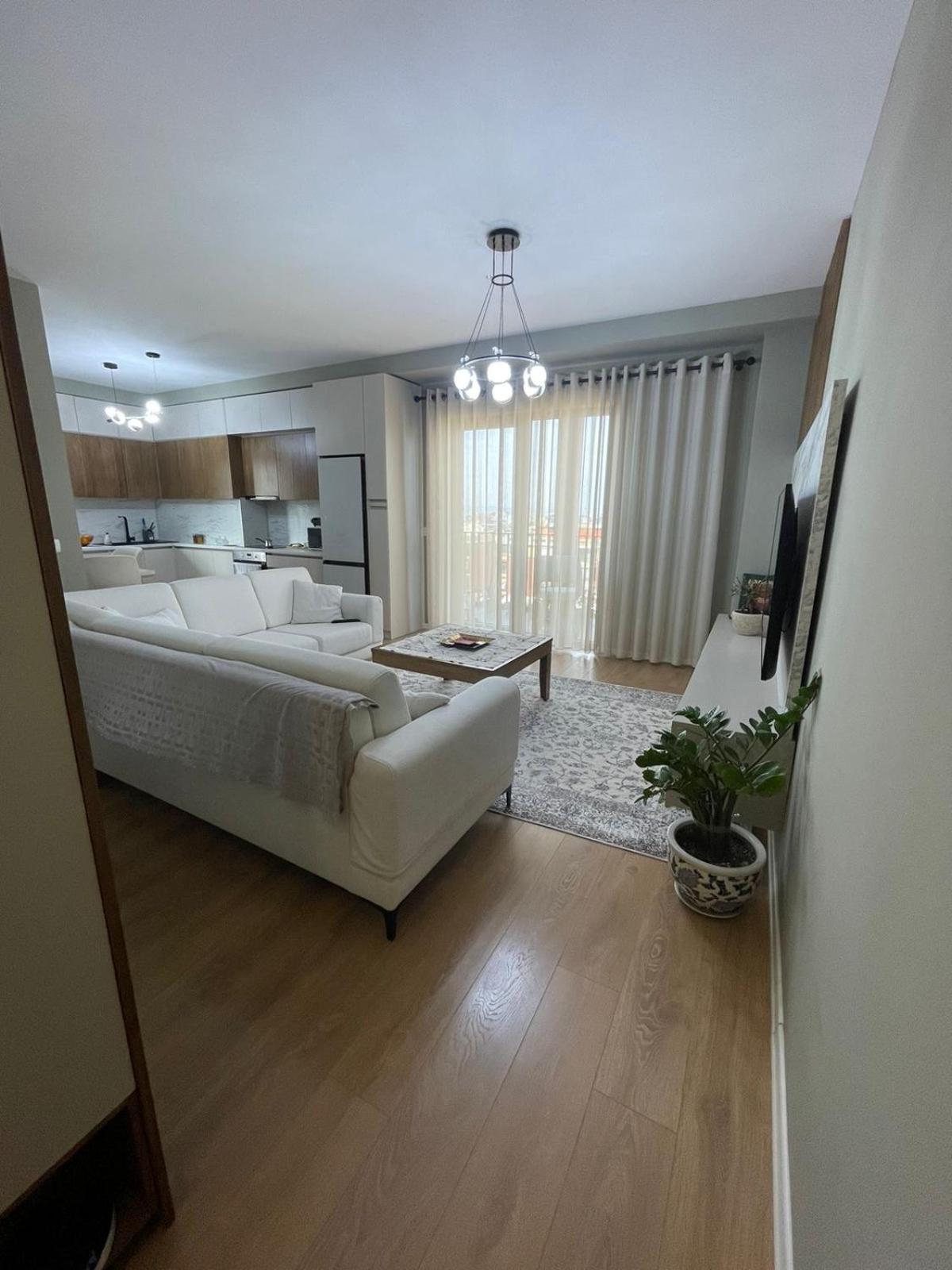 Garden Building Luxury Apartment Тирана Екстер'єр фото
