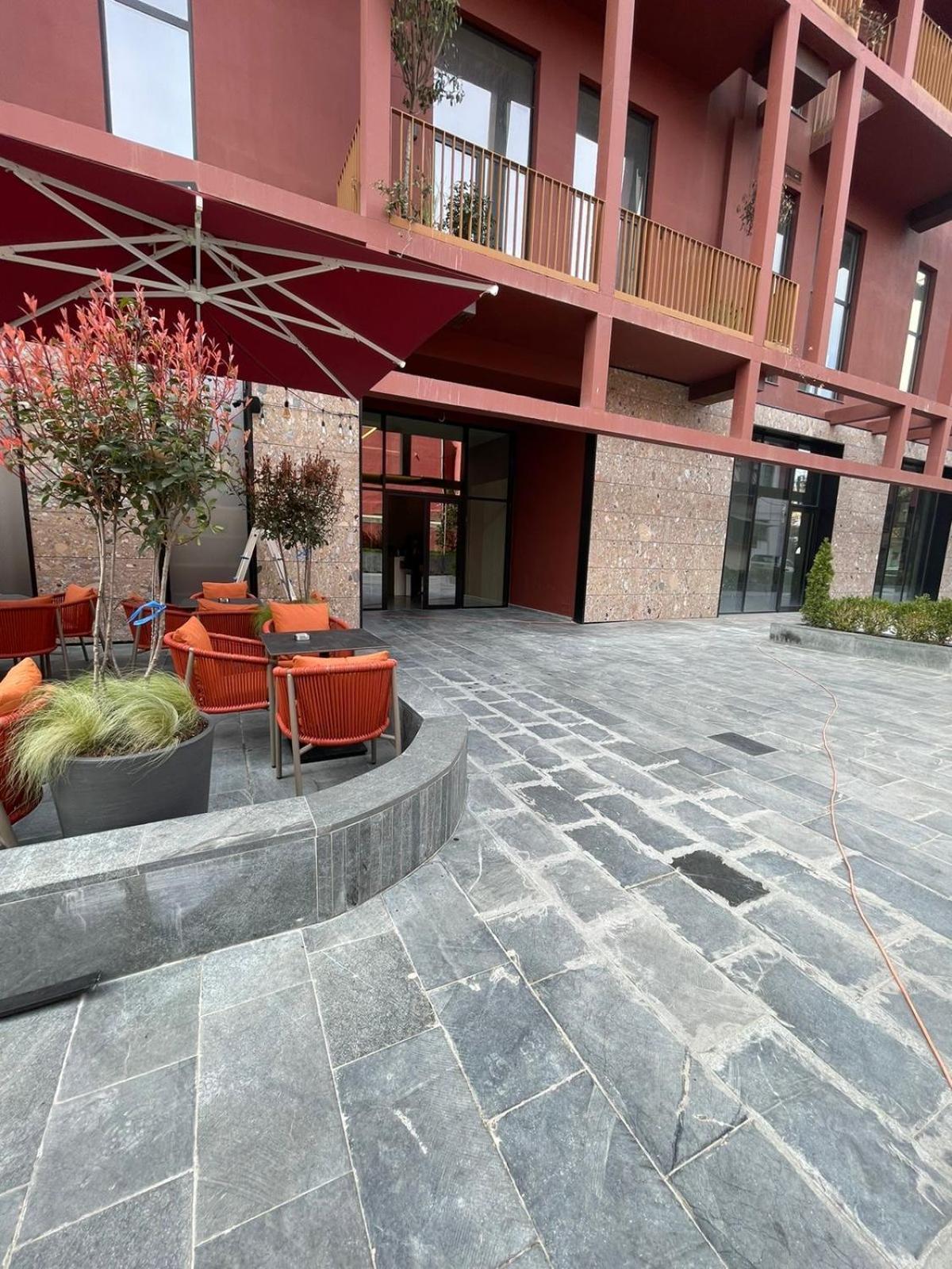 Garden Building Luxury Apartment Тирана Екстер'єр фото