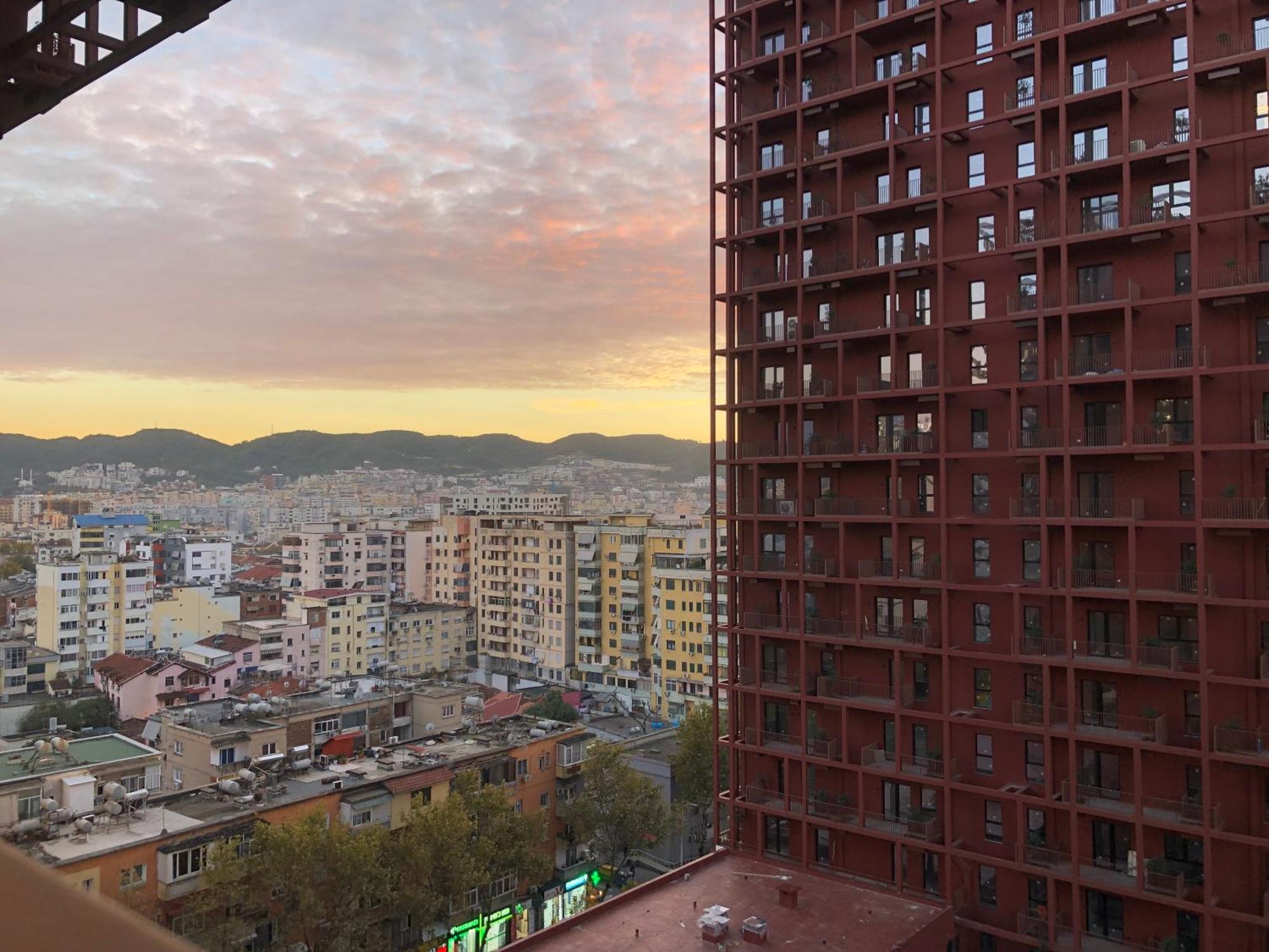 Garden Building Luxury Apartment Тирана Екстер'єр фото